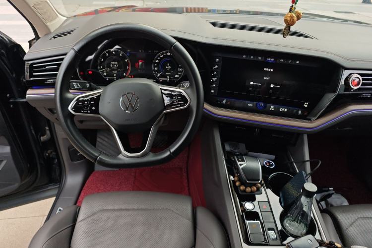 Used Volkswagen Touareg 2022 3.0 TSI Luxury Edition Black Diamond Sport Package
