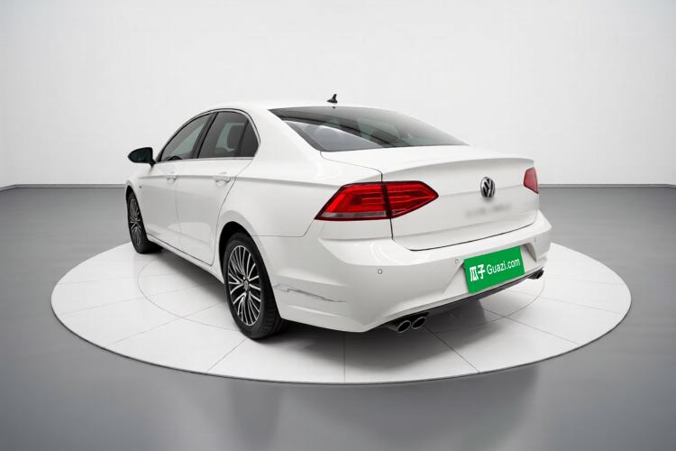 Used Volkswagen Lamando 2015 280TSI DSG Luxury Edition
