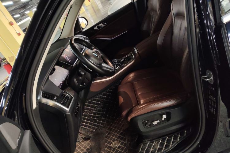 Used BMW X5 2021 xDrive40i Luxury Model with M Sport Package