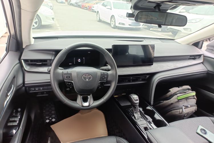 Used Toyota Camry 2024 Dual-Motor 2.0 HGVP Luxury Edition
