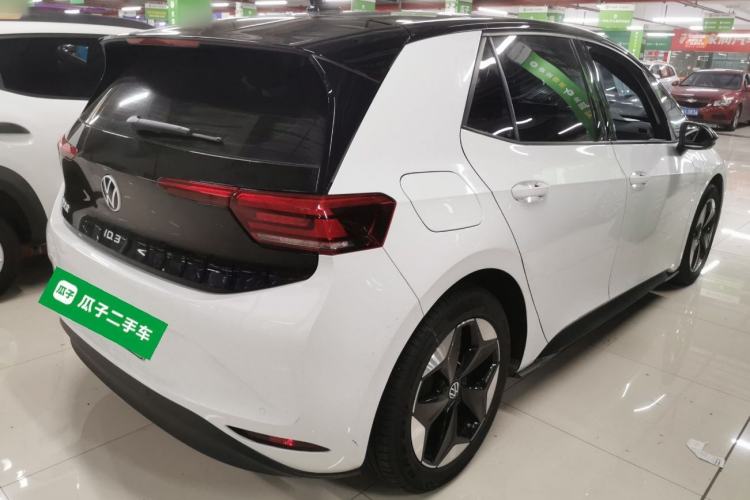 Used Volkswagen ID.3 2025 Revised Version Smart Edition Outstanding Grade Rear Right 45 Deg