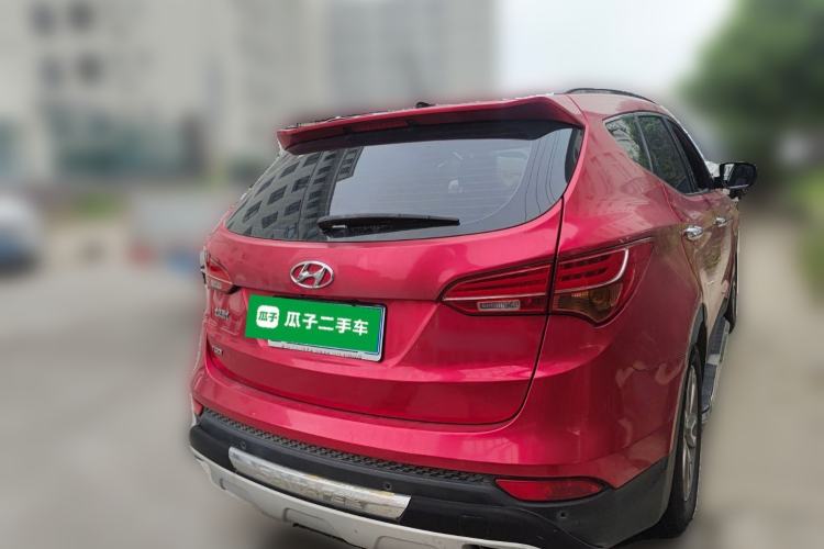 Used Hyundai Santa Fe 2013 2.0T Automatic All-Wheel Drive Top Trim Rear