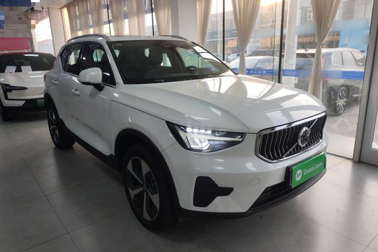Used Volvo XC40 2024 B4 4x4 Smart Luxury Edition
