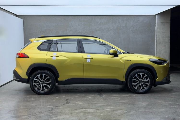 Used Toyota FRONTLANDER 2023 2.0L Smart Electric Hybrid Dual-Engine Deluxe Version Exterior 3