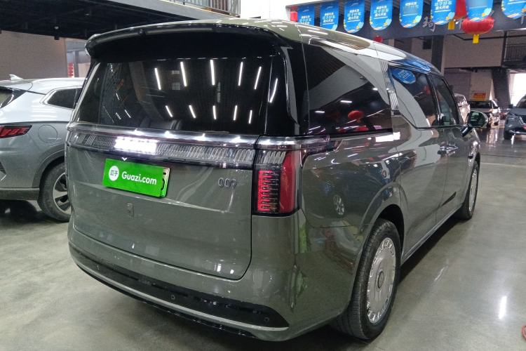 Used Zeekr 009 2024 7-Seater Walk-Through Version Four-Wheel Drive 108 kWh