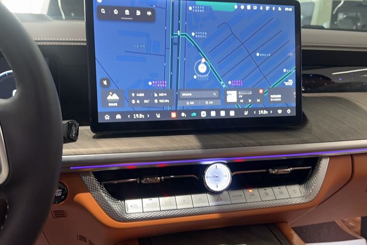 Used Tank 500 New Energy 2025 Hi4-Z Audio And AC Panel