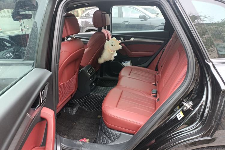 Used Audi Q5L 2025 quattro 45th Anniversary Edition 40 TFSI Luxury Dynamic Model Left Rear Seat