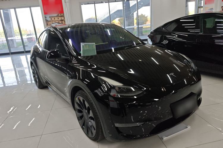 Used Tesla Model Y 2021 Standard Range Rear-Wheel Drive Version Front Right 45 Deg