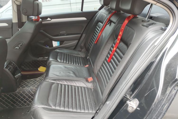 Used Volkswagen Magotan 2017 330TSI DSG Leading Model Left Rear Seat