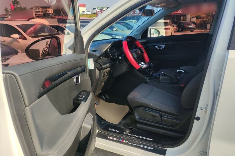 Used Wuling Asta 2021 1.5T Manual Xingyue Edition Driver Seat