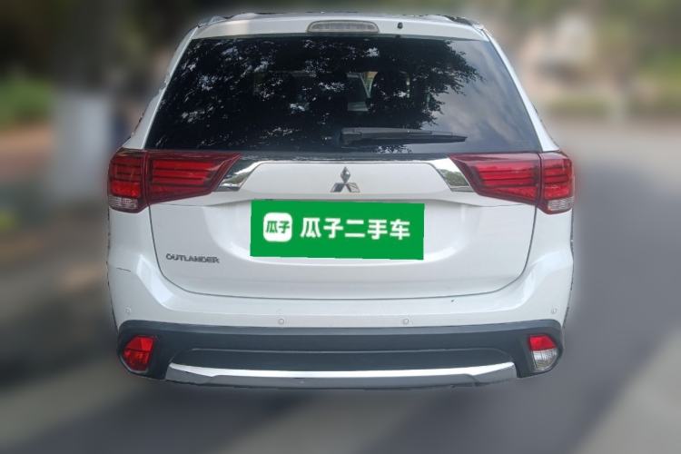 Used Mitsubishi Outlander 2016 2.4L 4x4 Elite Edition 7-Seater