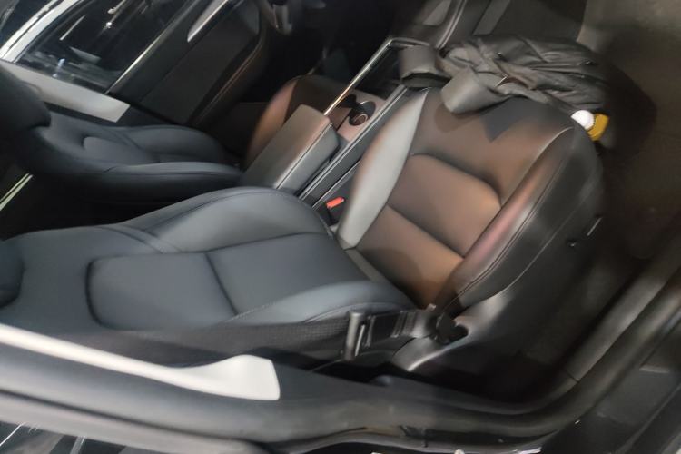 Used Tesla Model Y 2024 Rear-Wheel-Drive Version Right Front Seat