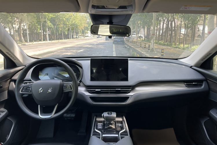 Used Hongqi E-QM5 2022 431 km Charge & Enjoy Edition