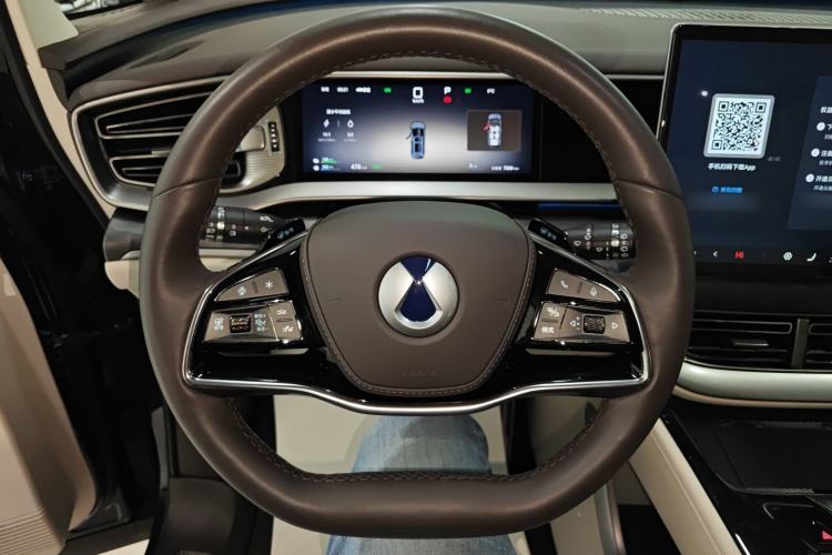 Used Denza D9 2025 DM-i Intelligent Drive 1020 Four-Wheel Drive Prestige Model