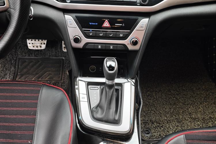 Used Hyundai Elantra (6th Generation / Lingdong) 2016 1.6L Automatic ZhiXuan – Elite Version Gear Lever