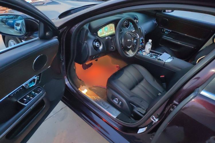 Used Jaguar XJ 2016 XJL 2.0T Two-Wheel-Drive Elegant Business Edition
