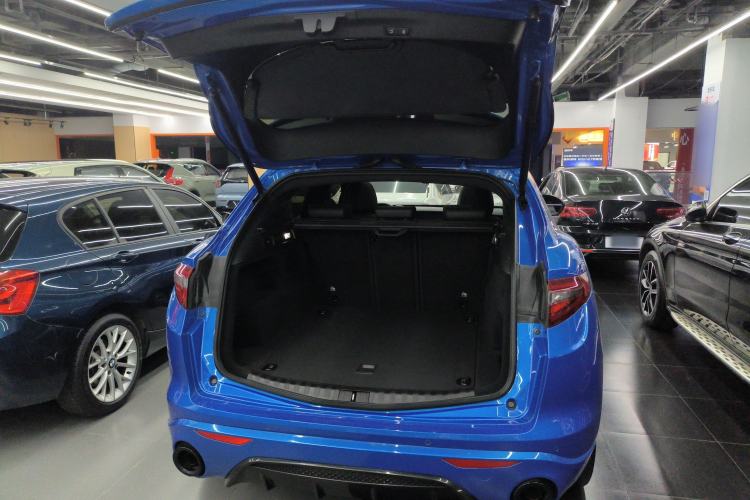 Used Alfa Romeo Stelvio 2022 2.0T 280HP Veloce Track Edition