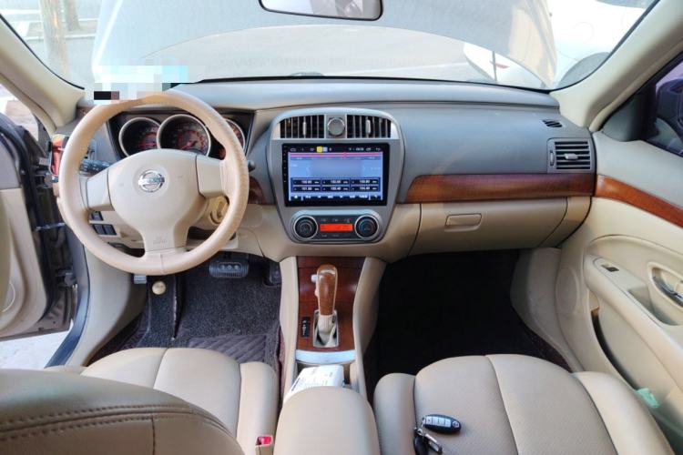 Used Nissan Sylphy 2009 1.6XL Automatic Luxury Sunroof Edition Center Console