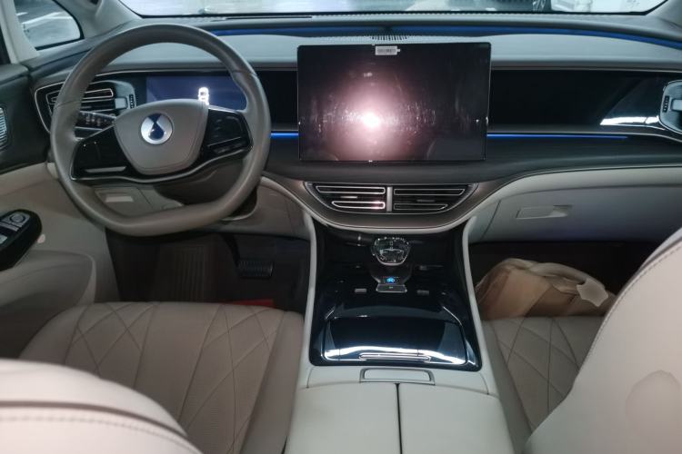 Used Denza D9 2022 DM-i 970 Four-Wheel Drive Flagship Model
