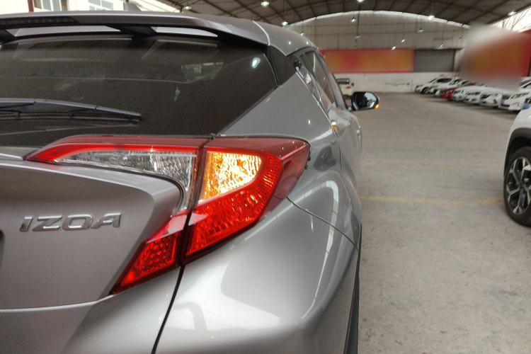 Used Toyota IZOA 2018 2.0L Yichi Version China VI Standard
