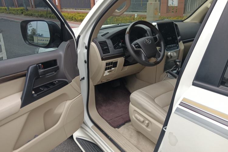 Used Toyota Land Cruiser 