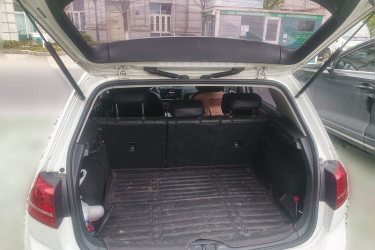 Used Volkswagen Golf 2016 1.6L Automatic Fashion Model
