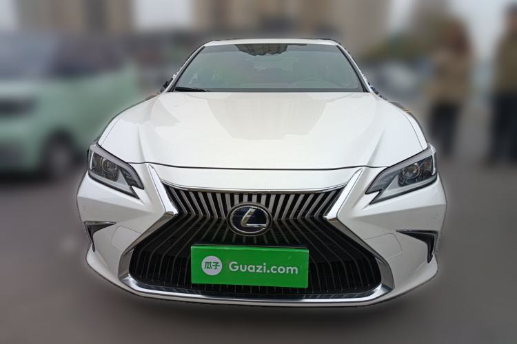 Used Lexus ES 2018 300h Premier Edition China VI Standard