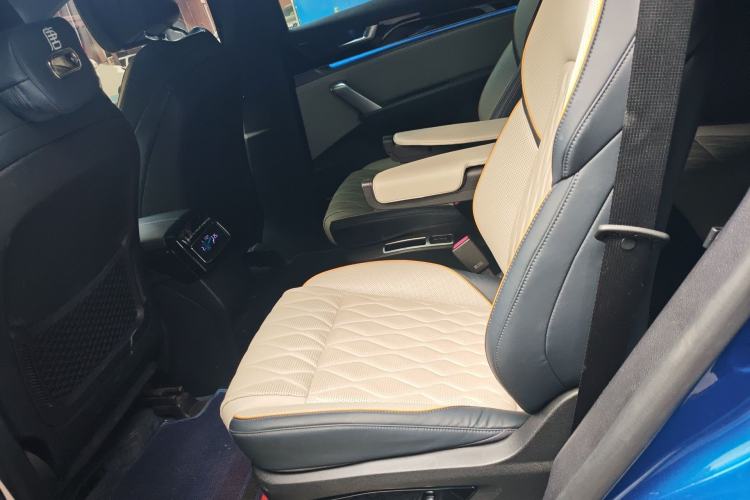 Used BYD Tang New Energy 2022 EV 635 km All-Wheel-Drive Flagship Model Interior 4