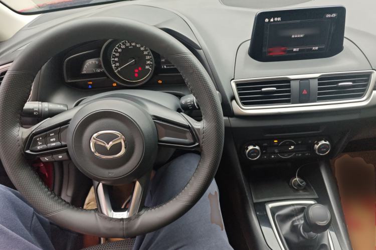Used Mazda 3 Axela 2017 Sedan 1.5L Manual Luxury Model Emission Standard China V Center Console