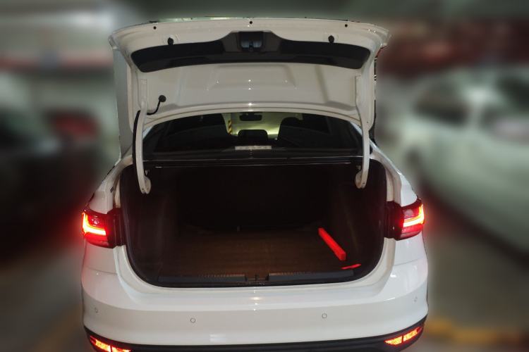 Used Volkswagen Lavida 2023 New Sharp 1.5L Automatic Excellent New Edition
