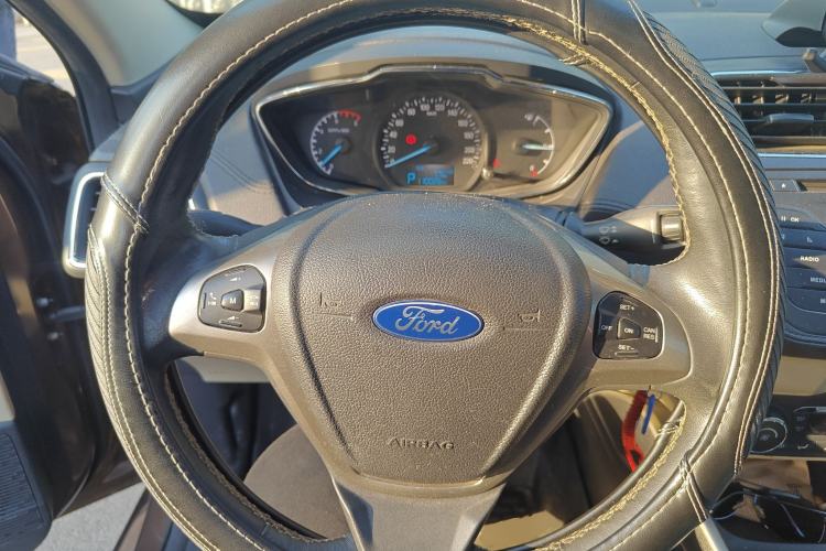 Used Ford Escort 2015 1.5L Automatic Fashion Model