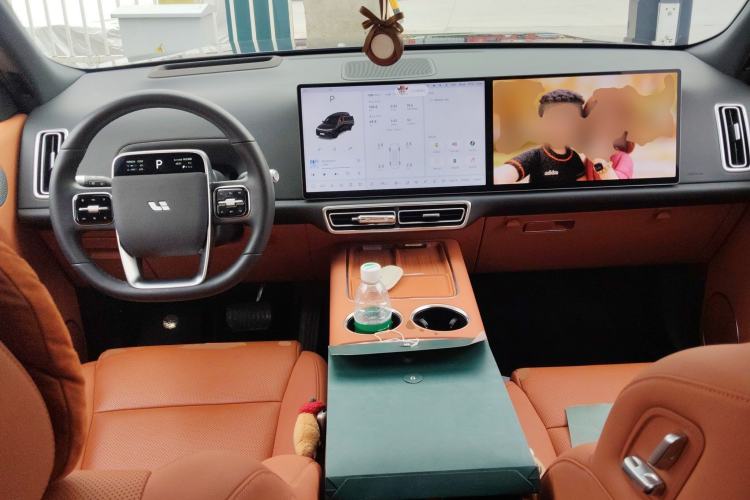Used Li Auto L8 2025 Pro Smart Refresh Edition Center Console