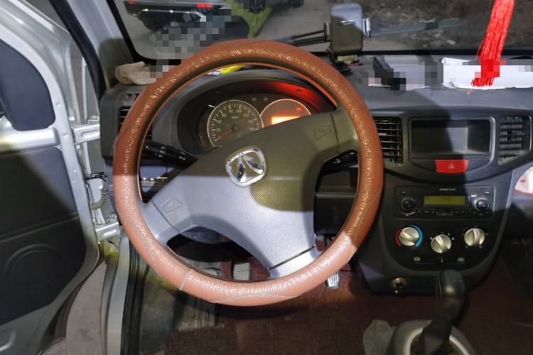 Used BAIC Weiwang 306 2011 1.3L base model 7 seats Steering Wheel