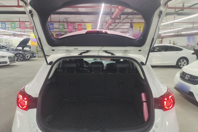 Used Mazda Mazda 3 Axela 2017 Hatchback 2.0L Automatic Luxury Model Emission Standard China V