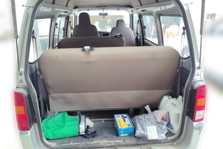 Used Wuling Zhiguang 2015 1.2L Practical LS-I Model Trunk