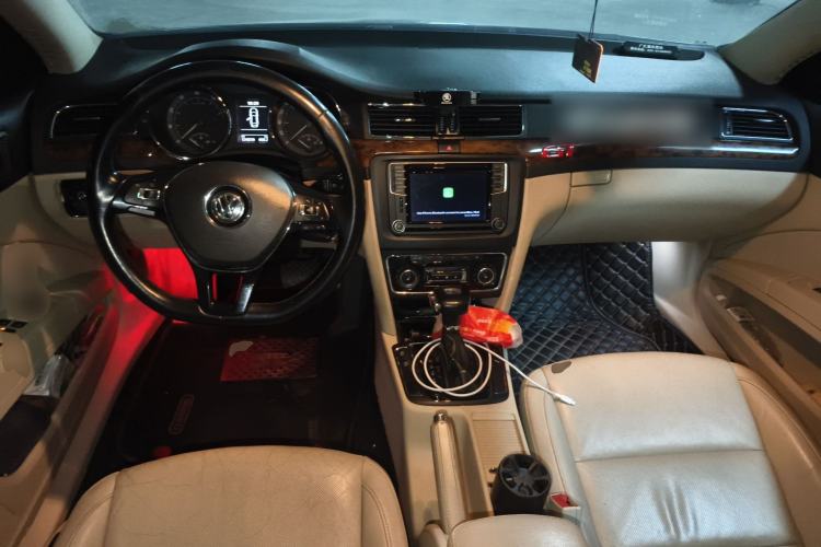 Used Skoda Superb 2009 1.8TSI Automatic Prestige Edition Center Console