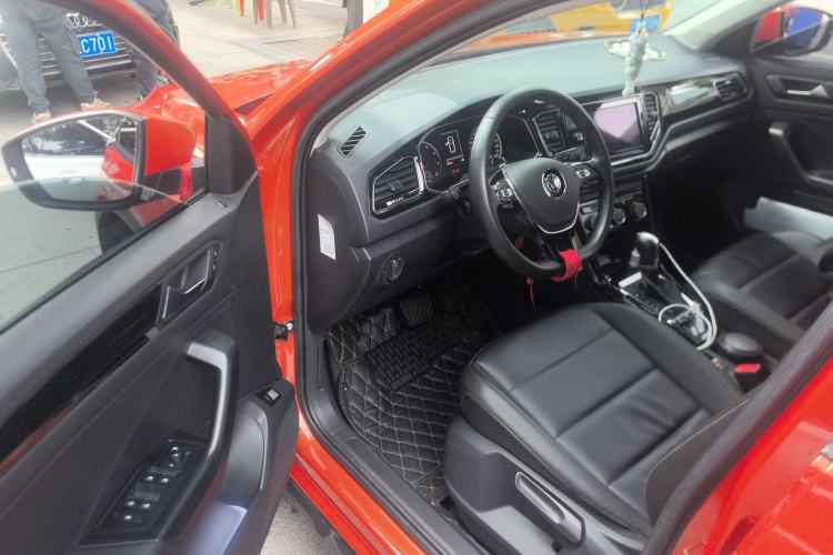 Used Volkswagen T-ROC 2019 280TSI DSG Two-Wheel Drive Comfort Version China VI Standard