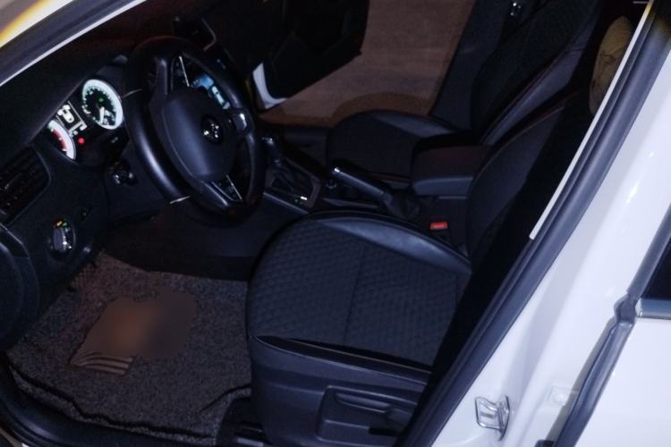 Used Skoda Octavia 2018 1.6L Automatic Luxury Edition Left Front Seat