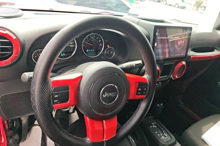 Used Jeep Wrangler 2016 3.6L Four-Door Rubicon U.S. Spec
