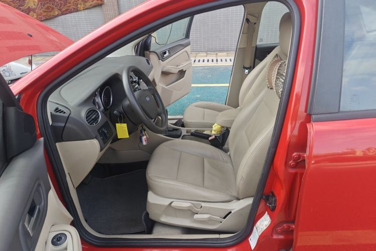 Used Ford Focus 2011 Hatchback 1.8L Automatic Fashion Edition
