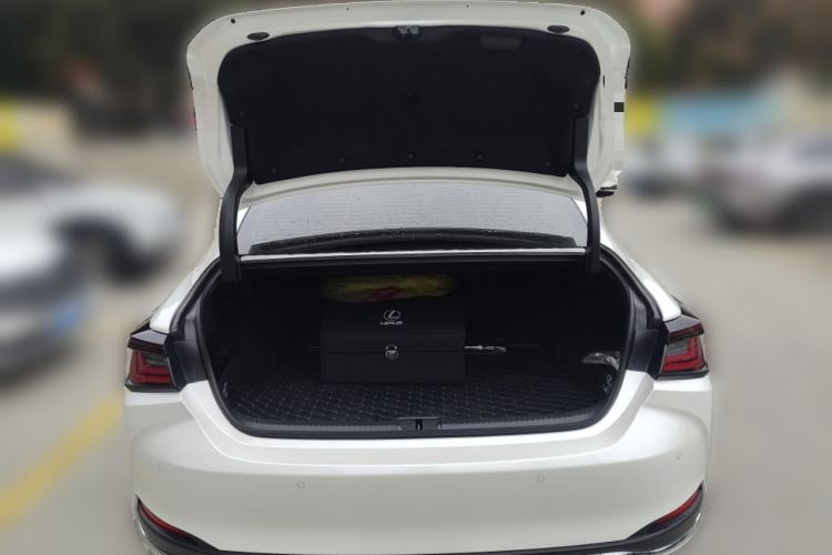 Used Lexus ES 2025 200 Premium Edition
