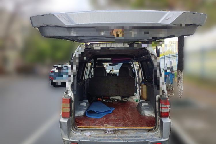 Used Soueast Delica 2014 2.0L New Entrepreneur Pioneer Practical Edition Trunk