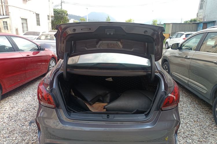 Used MG 5 2021 Revised Version 180 DVVT CVT Youth Luxury Edition Trunk