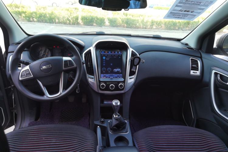 Used JMC Yuhu 3 2018 2.5T Diesel Two-Wheel Drive Advanced Version Standard Wheelbase Interior 3