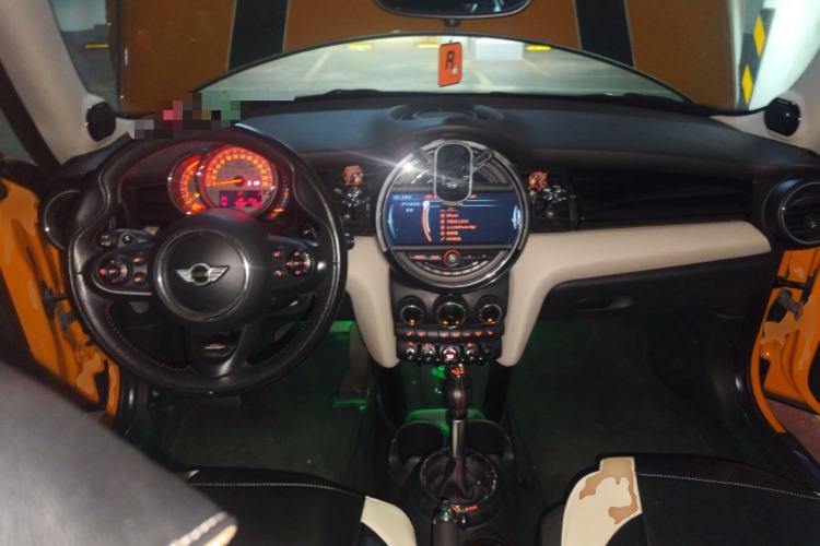 Used MINI 2014 2.0T COOPER S Excitement Center Console