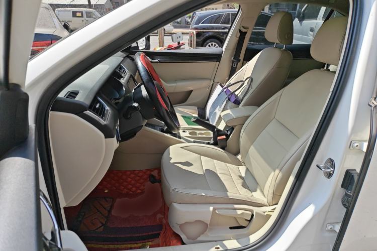 Used Skoda Octavia 2015 1.6L Manual Yijun Edition Left Front Seat