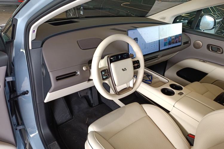 Used Li Auto i8 2025 Model Standard Version
