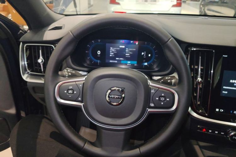 Used Volvo S60 2025 B4 Zhiyi Luxury Edition