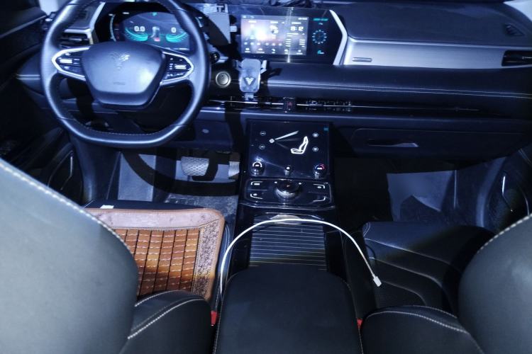 Used NETA U 2022 Pro 400 Comfort Edition Center Console