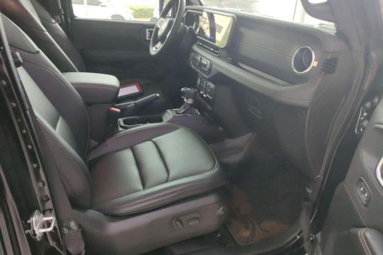 Used Jeep Wrangler 2024 2.0T Sahara Four-Door Edition
